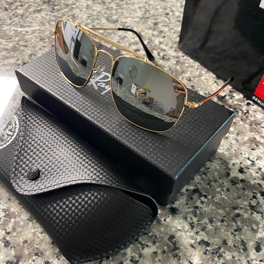 ✨Rayban sunglasses gold and mirror  unisex✨